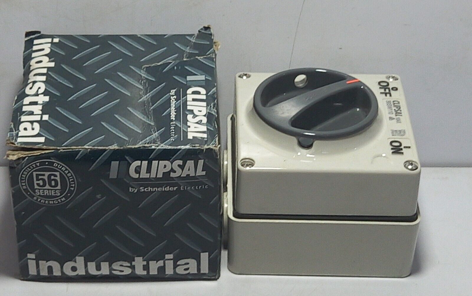 Clipsal 56SW110 Surface Switch / Single Pole / 10AX / 250V AC 50Hz | eBay