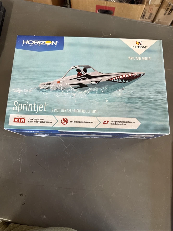 Pro Boat Sprintjet 9" Self-Righting Deep-V Jet Boat Brushed RTR   Blue - Image 4 of 4