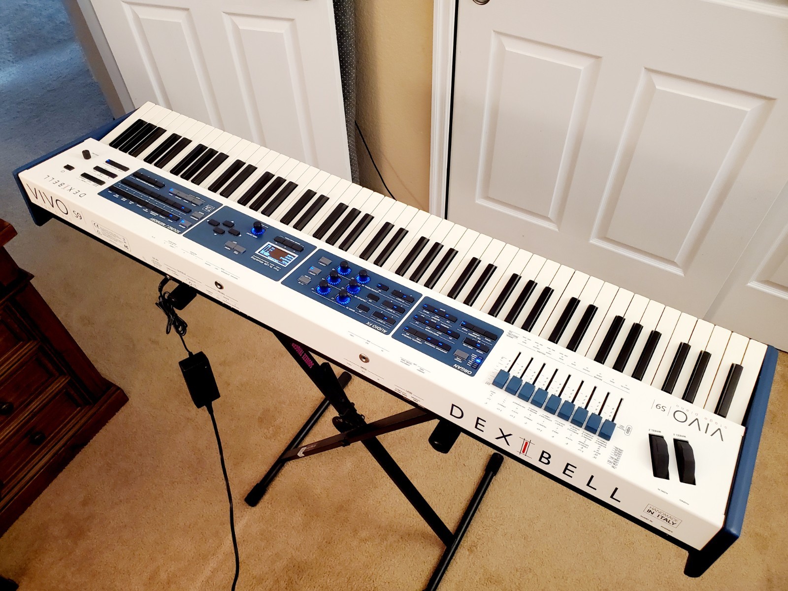 MUST SEE!!! DEXIBELL VIVO S9 PROFESSIONAL STAGE PIANO STILL IN FACTORY BOX!