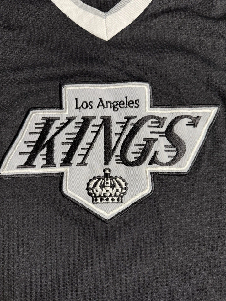 Camiseta Los Angeles Kings Starter preta masculina tamanho G/XL - Imagem 3 de 4