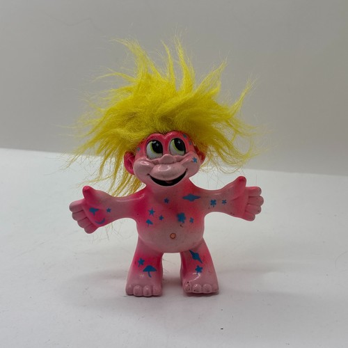 Figura Land of Trolls Pink Blue Planets cabello amarillo Trendmasters *SIN PROBAR* - Imagen 1 de 4
