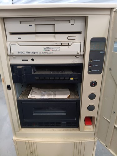 Vintage IBM 486 DX server PC - Picture 4 of 10