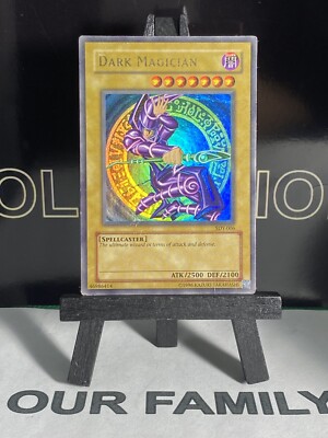 Yugioh Dark Magician SDY-006 1st Edition Ultra Rare US Yugioh