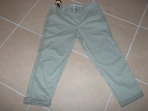 Gap Girlfriend Khakis Women's size 