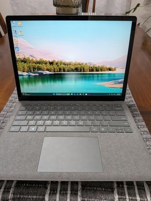 MS Surface Laptop 4 1950 13.5'' | 2.60GHz i5-1145G7 | 8GB RAM | 256GB | w/Dock