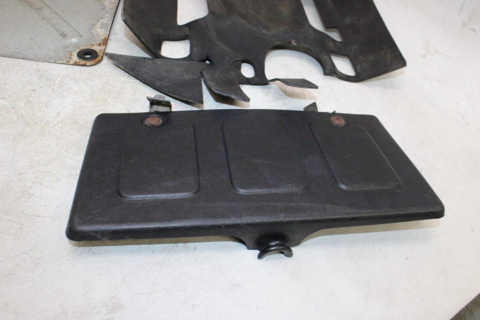 Suzuki Quadrunner 1990 4x4 LT4x4 OEM cubiertas de plástico varios soportes Foto 4 de 4