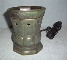 Scentsy Full Size WAX WARMER DSW-VERD Green Octagon Pedestal