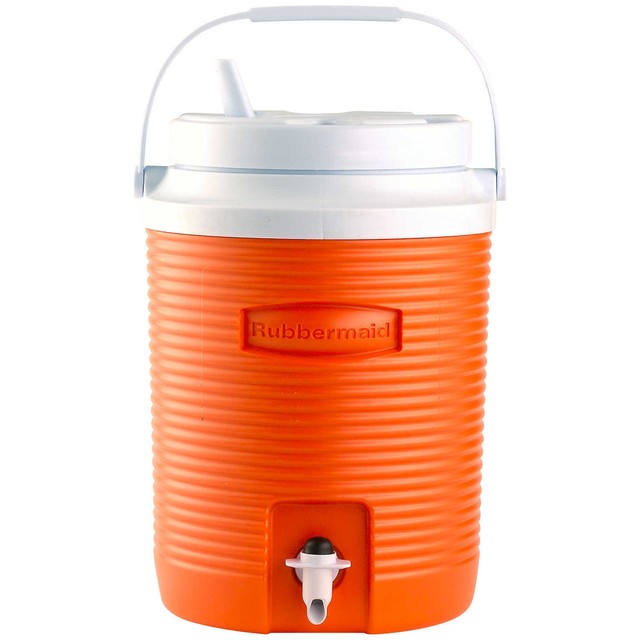 rubbermaid water jug