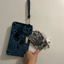 NEW Adrienne Vittadini Studio Charging Wallet with RFID Protection Velvety Teal 