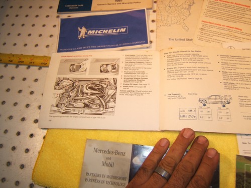 Mercedes 1987 190E 2.3 2.6 W201 owner's manual OEM 1 set of 12 Booklet & 1 Pouch - Picture 8 of 12
