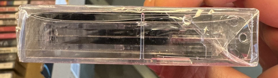 No Doubt ☆ Tragic Kingdom ☆ 1995 ☆ Sealed Cassette w/ Hype Sticker ☆ Rare Find - Image 4 of 4