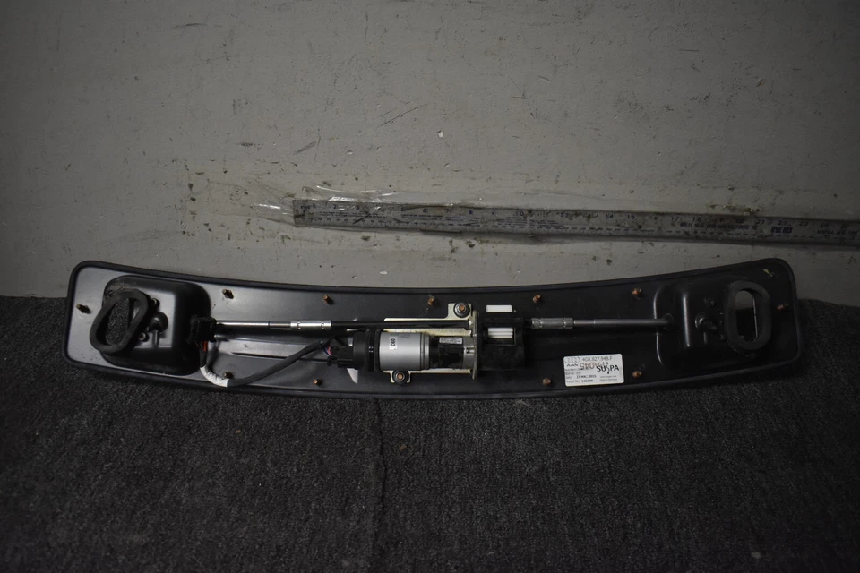 Soporte de alerón Audi A7 Quattro 2012 OEM de fábrica Foto 4 de 4