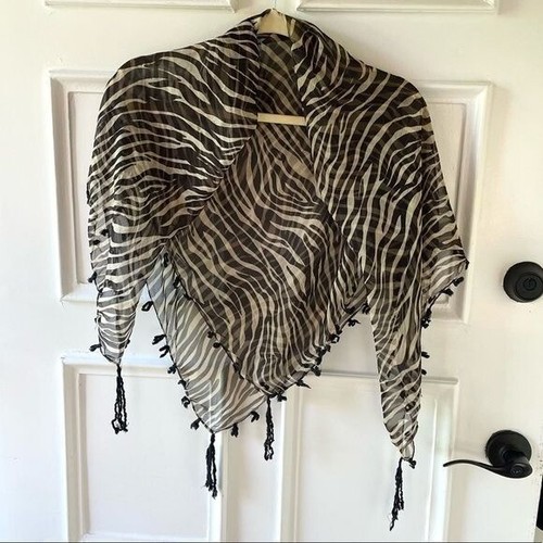 Zebra pattern sheer scarf with tassels, square - Picture 7 of 7