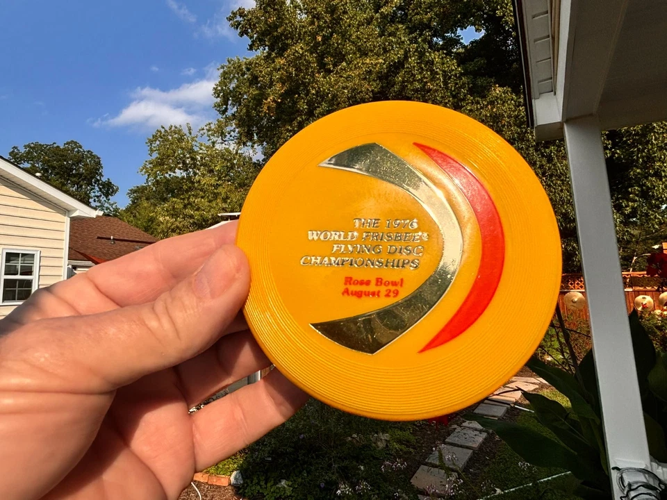 1976 Frisbee Wham-O Mini Disc Golf Rose Bowl (w/ Innova Discraft Magnet) #922 - Image 4 of 4