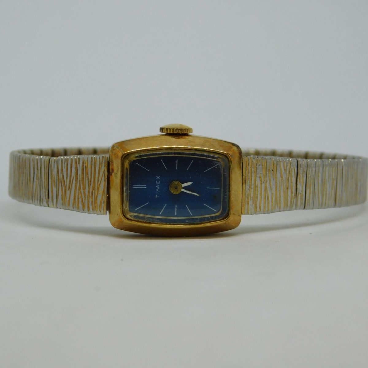 Vintage Timex Two Tone Wind-up Analog Women display picture 2