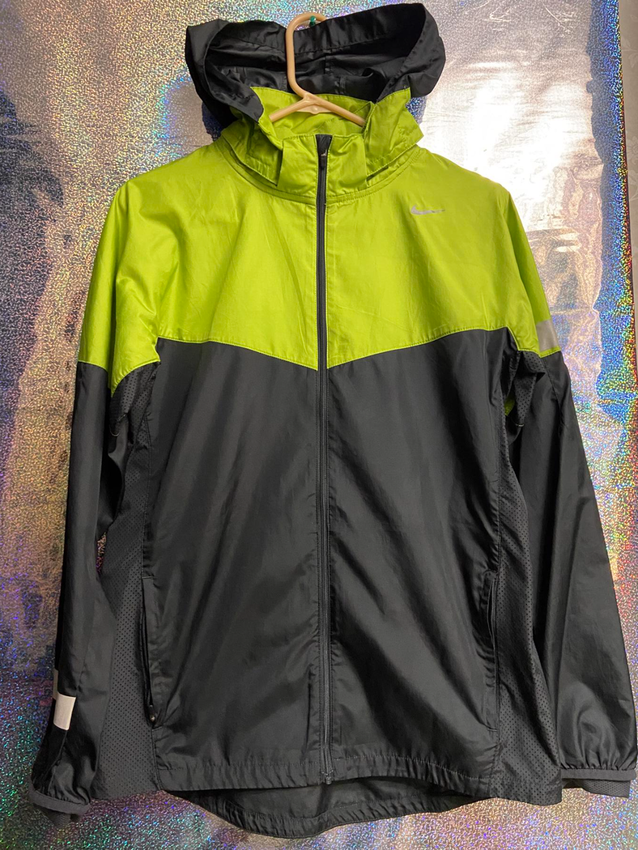 nike windbreaker volt
