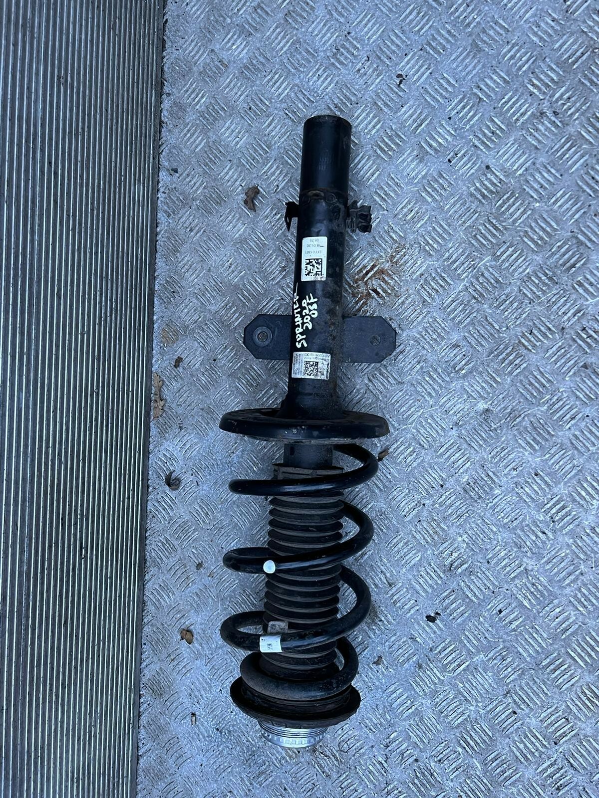 Mercedes Sprinter Shock Absorber Front A9103209100 2020 W910 front