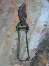 VINTAGE WIZARD HAND HELD PRUNING SHEARS MADE USA