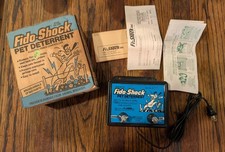 Fi-Shock SS-725 Electric Fence Energizer Controller, plus 25 fence insulators