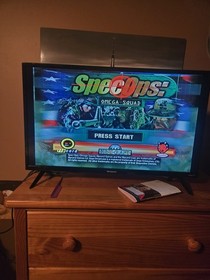 Sega Dreamcast White Game Console Bundle with Controller and Games VMU Memory