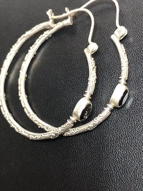 9074 Sarda Bali Esterlina 925 Turmalina Negra Pendientes Argolla Grandes 9.3 gramos 1.75" Foto 2 de 4