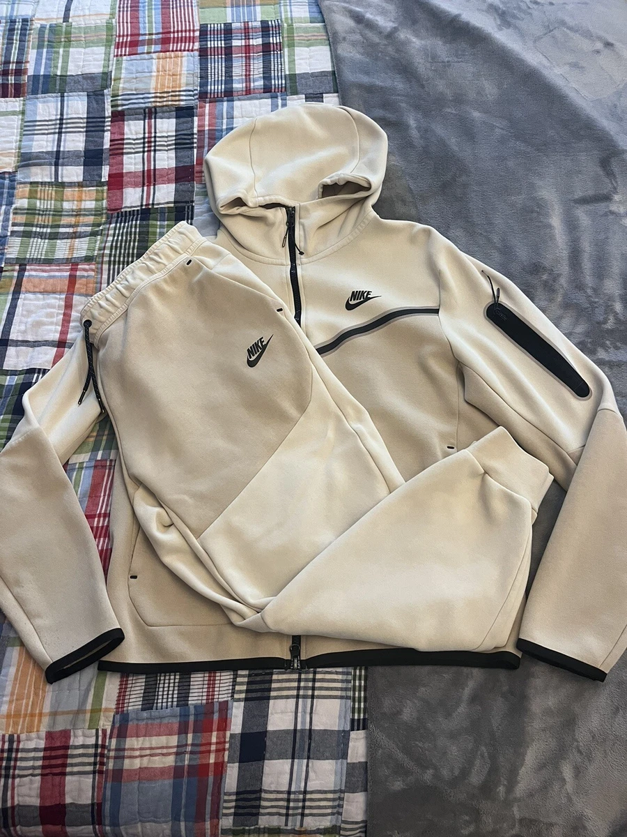 Nike Tech Fleece Cream
