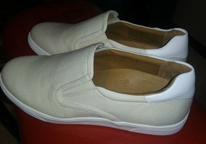 vionic brody slip on sneaker