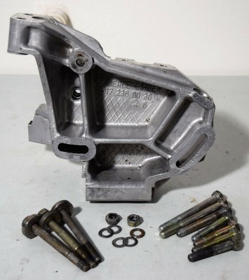 77 78 79 80 81 MERCEDES 300D W123 POWER STEERING PUMP BRACKET 