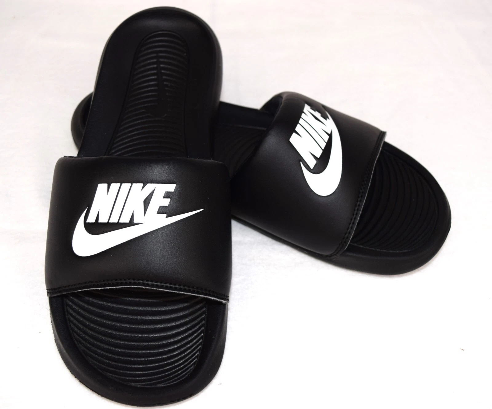 Sandali donna NIKE Victori One Slide bianco e nero taglia 8