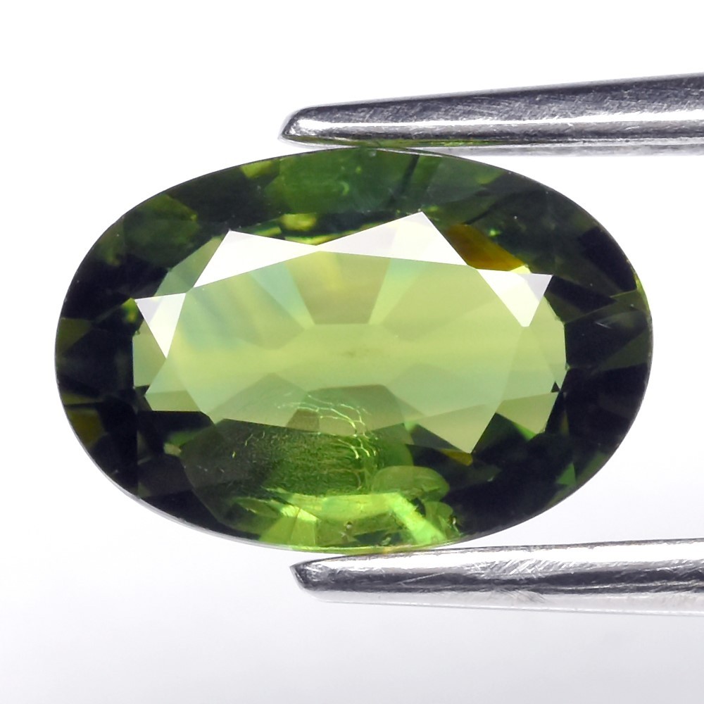1.51ct Heated Oval Green Sapphire from Thailand - 8.5x5.7mm VS Gemstone