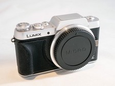 Corpo fotocamera mirrorless Panasonic Lumix DMC-GF7 16MP ottime condizioni imballato