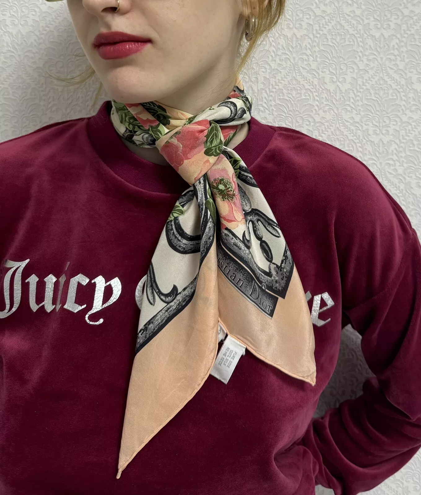 Belle écharpe vintage en soie douce Christian Dior