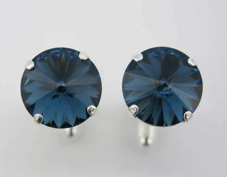 Gemelos redondos solitario de zafiro azul simulado de oro blanco de 10 quilates para hombre Foto 3 de 4