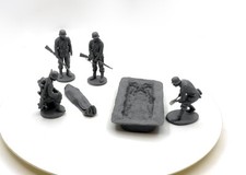 WW2 German Toy solders "Farewell" scale 1:32 2