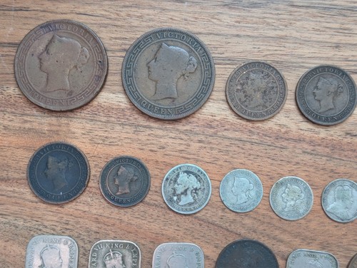 lot of 48 old British Ceylon coins - Copper, nickel, silver etc collection - Picture 2 of 17