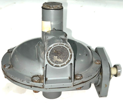 FISHER CONTROLS RELIEF VALVE S301H 4.5-8 PSIG SPRING 1/2'' PORT SIZE