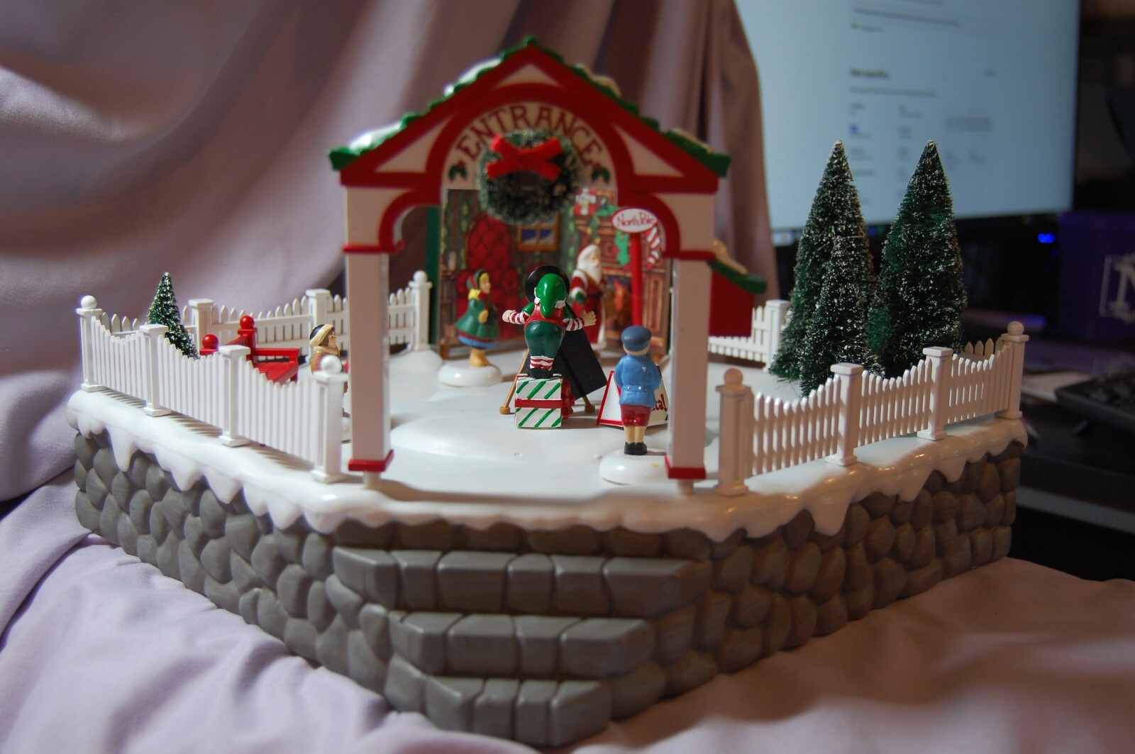 Picture 1 of 4