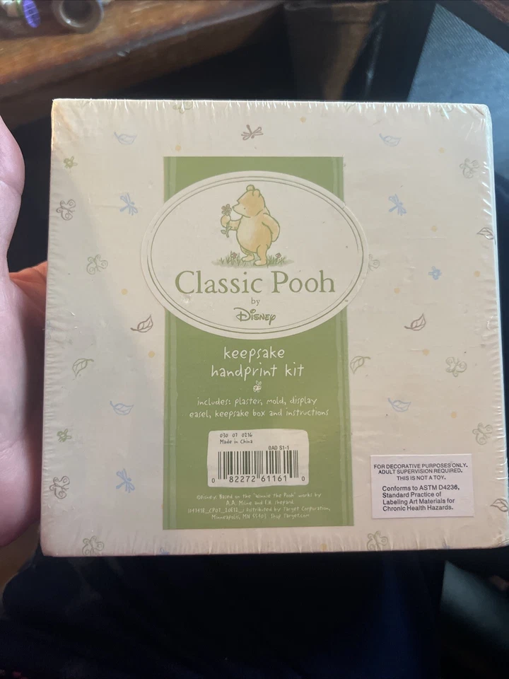 Primera huella de mano del bebé - Kit de huella de mano de yeso - Pooh clásico de Disney Foto 2 de 4