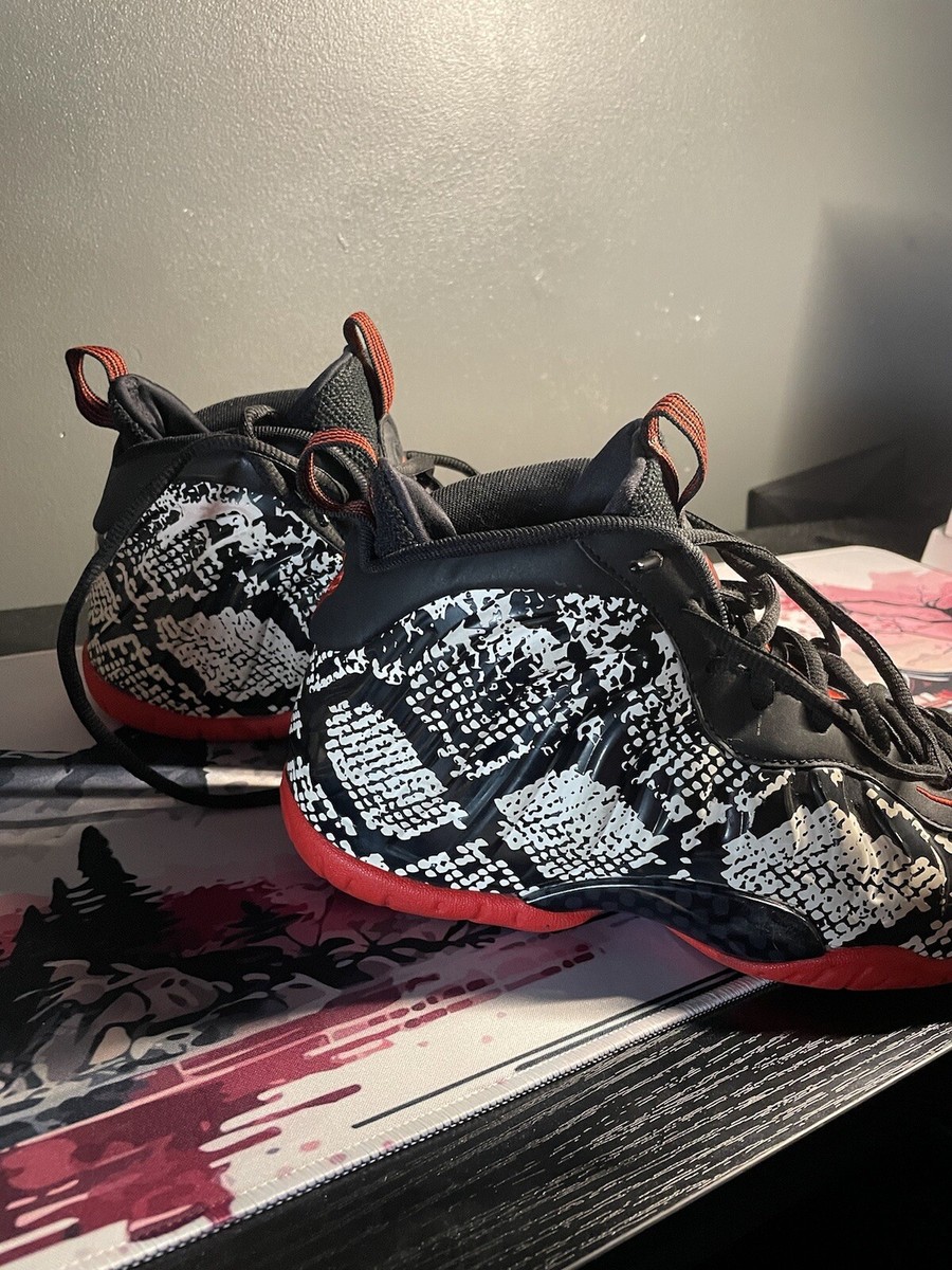 foamposite albino snakeskin on feet