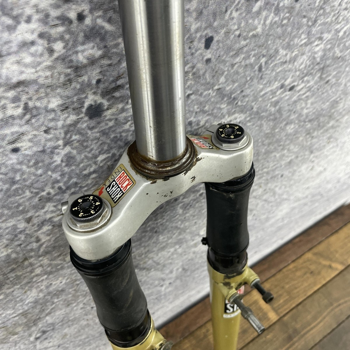 Vintage RockShox Mag 21 Suspension Fork 1 1/8