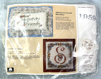 Creative Circle Counted Cross Stitch Kit Forever Friends Mini Pillow #1959 VTG