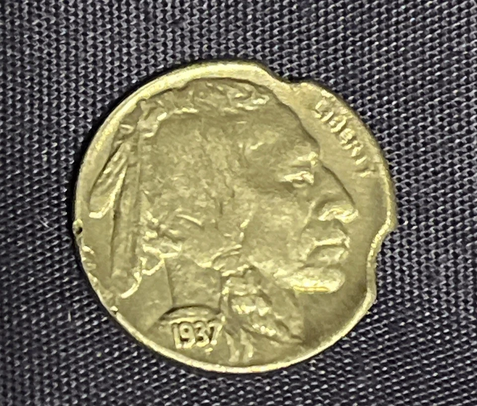 1937 Double Clipped Planchet Buffalo Nickel Beautiful Error Coin! - Image 3 of 4