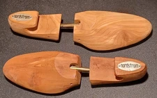 nordstrom Mens Cedar Wood Rochester Shoe Tree Keeper Co. Shaper ~ Size: M     -N