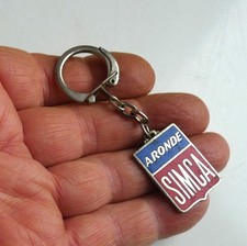 Ancien porte clé métal émaillé Automobile Aronde Simca Garage.... Années 60