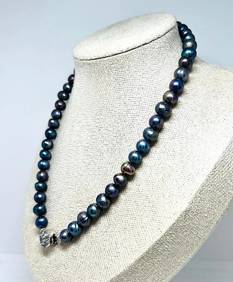 Exklusives Collier mit echten Süßwasserperlen mit funkelndem Strassverschluss - Bild 2 von 4