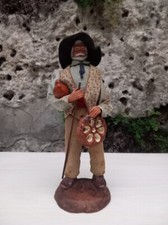 Santon de Provence signé Marinacci "Homme à la fougasse" 28 cm