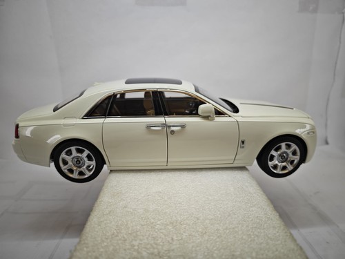 Kyosho 1:18 - Rolls-Royce Ghost - bianco - Foto 4 di 6