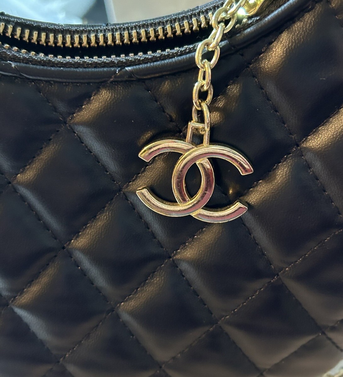 入荷情報あり★Chanel small hobo bag Small hobo bag, Shiny lambskin & gold-tone metal, black