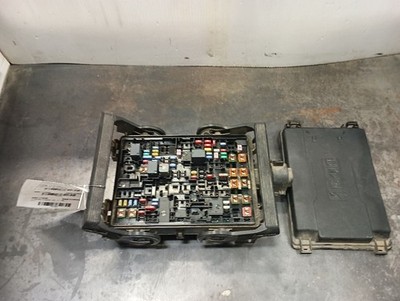 GM 23418066 Engine Fuse Box from 2016 Cadillac Escalade 6.2L 12114125