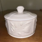 Vtg Jeannette SHELL PINK Milk Glass POWDER BOX Jar Vanity Trinket Lid ROSE